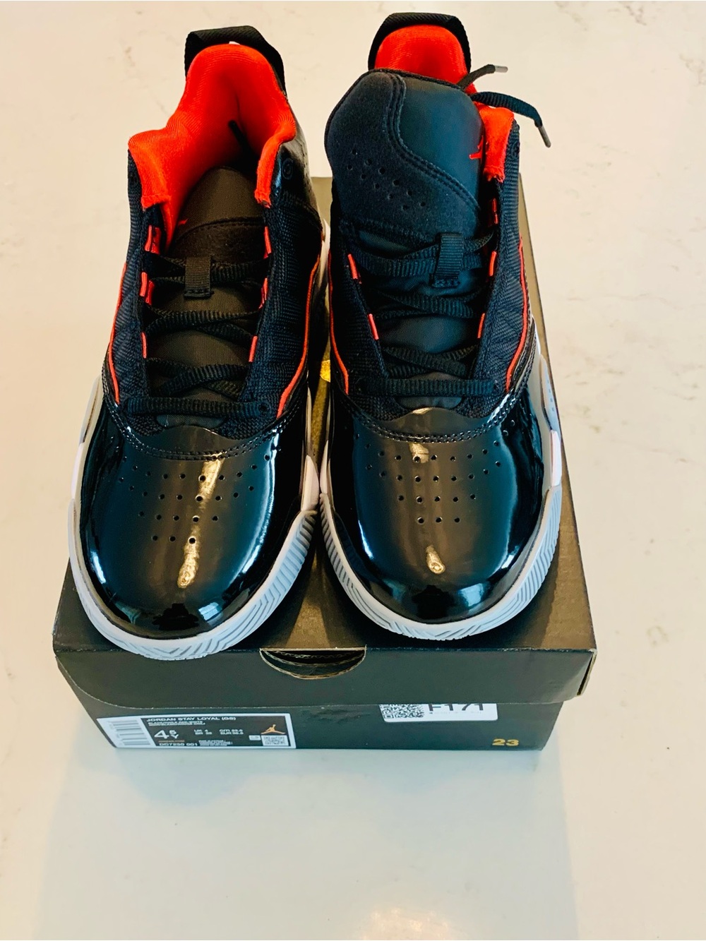 Jordan Stay Loyal (GS) Unisex Kids Basketball Sneaker US 4.5 Black/Red/White